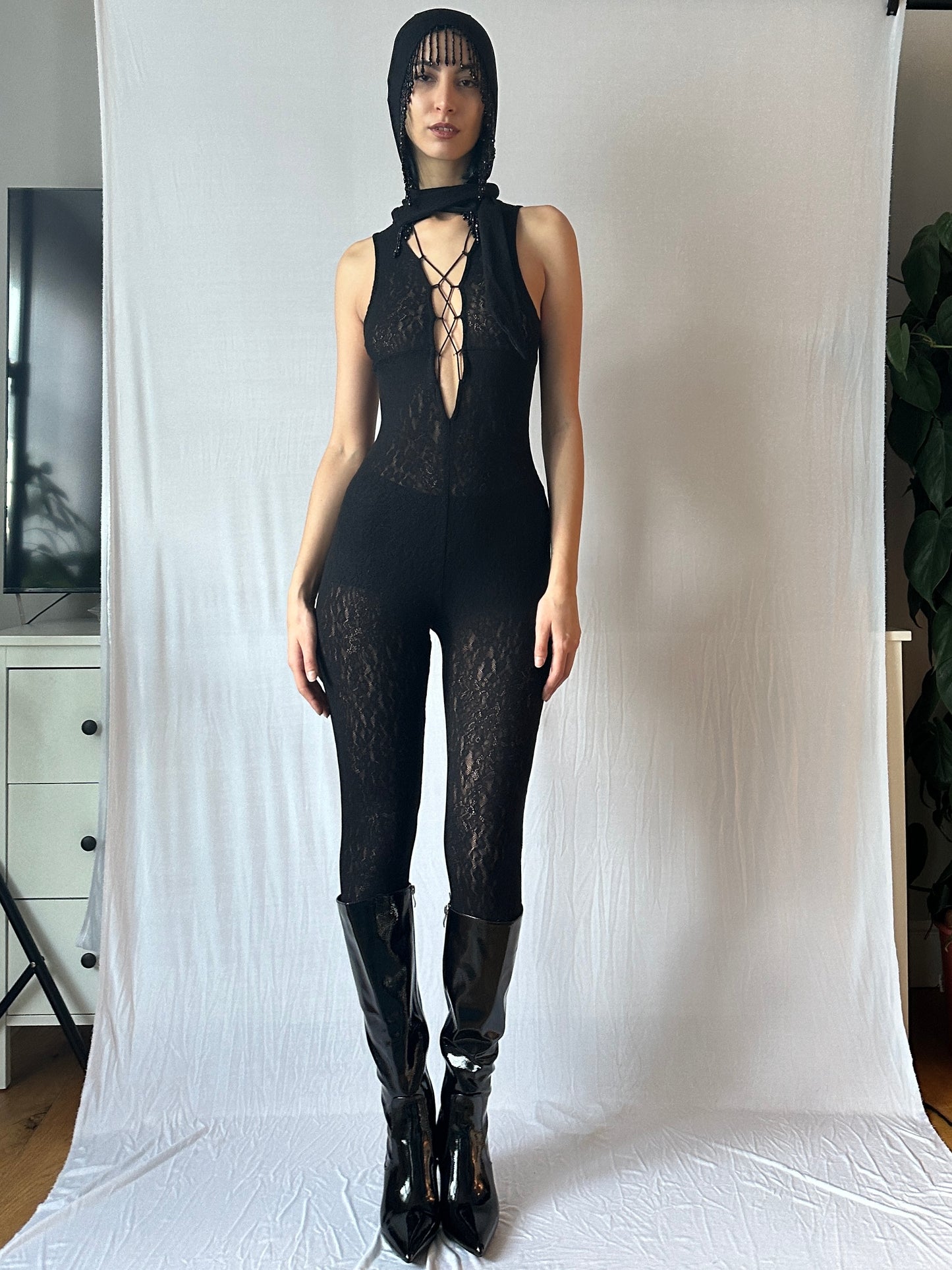 LACE JUMPSUIT WITH PEARLS